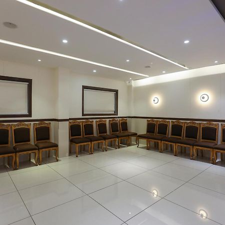 Hotel Ashray Inn Express Ahmedabad Ngoại thất bức ảnh