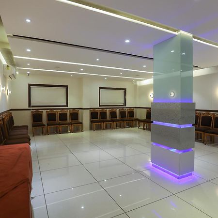 Hotel Ashray Inn Express Ahmedabad Ngoại thất bức ảnh