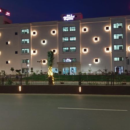 Hotel Ashray Inn Express Ahmedabad Ngoại thất bức ảnh