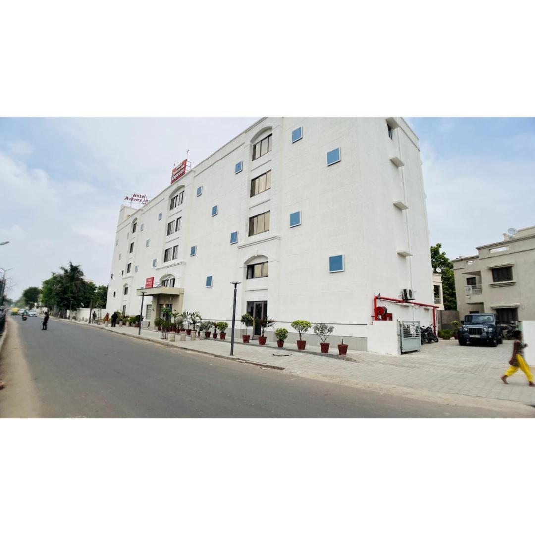 Hotel Ashray Inn Express Ahmedabad Ngoại thất bức ảnh