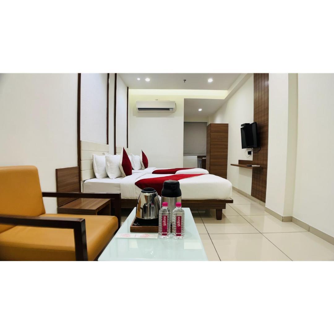 Hotel Ashray Inn Express Ahmedabad Ngoại thất bức ảnh