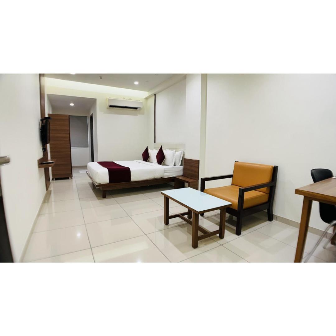 Hotel Ashray Inn Express Ahmedabad Ngoại thất bức ảnh