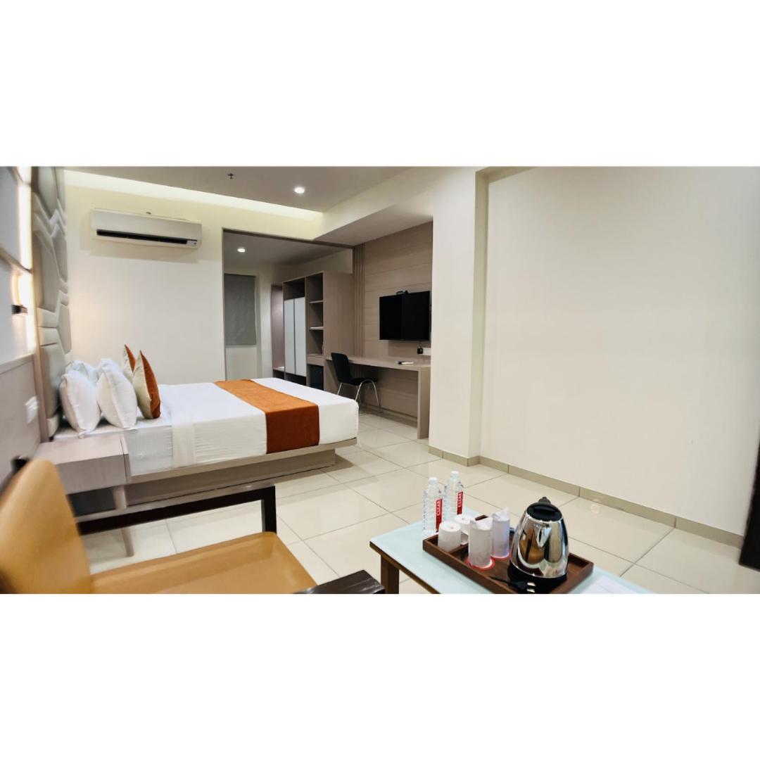 Hotel Ashray Inn Express Ahmedabad Ngoại thất bức ảnh