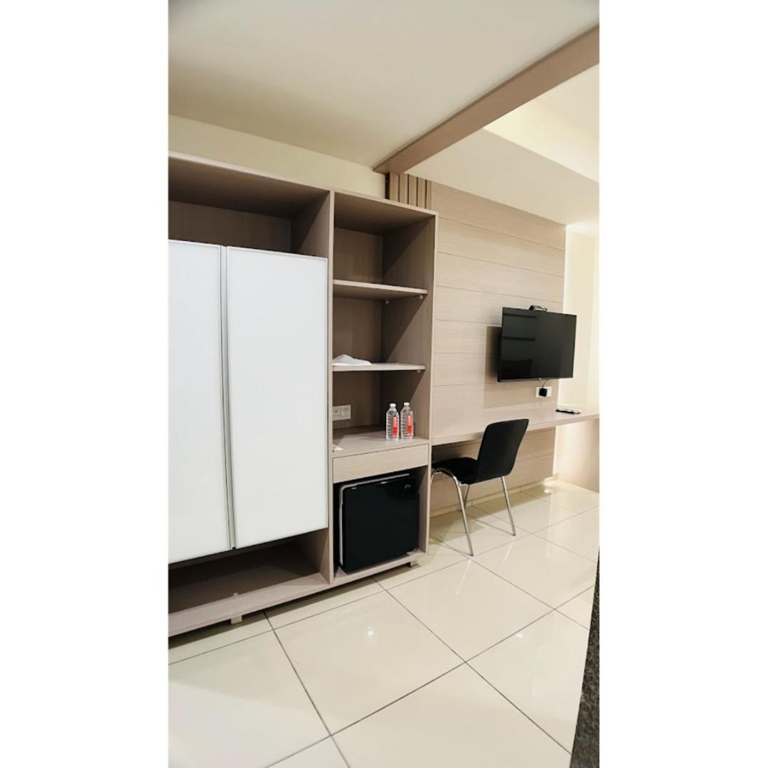Hotel Ashray Inn Express Ahmedabad Ngoại thất bức ảnh