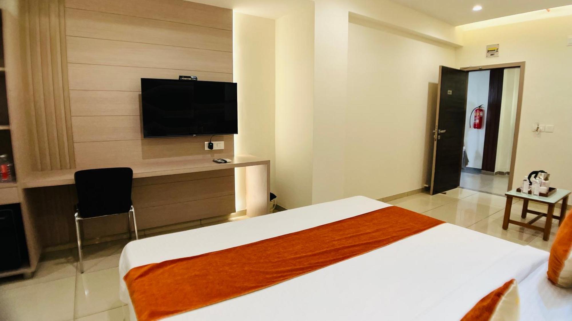 Hotel Ashray Inn Express Ahmedabad Ngoại thất bức ảnh