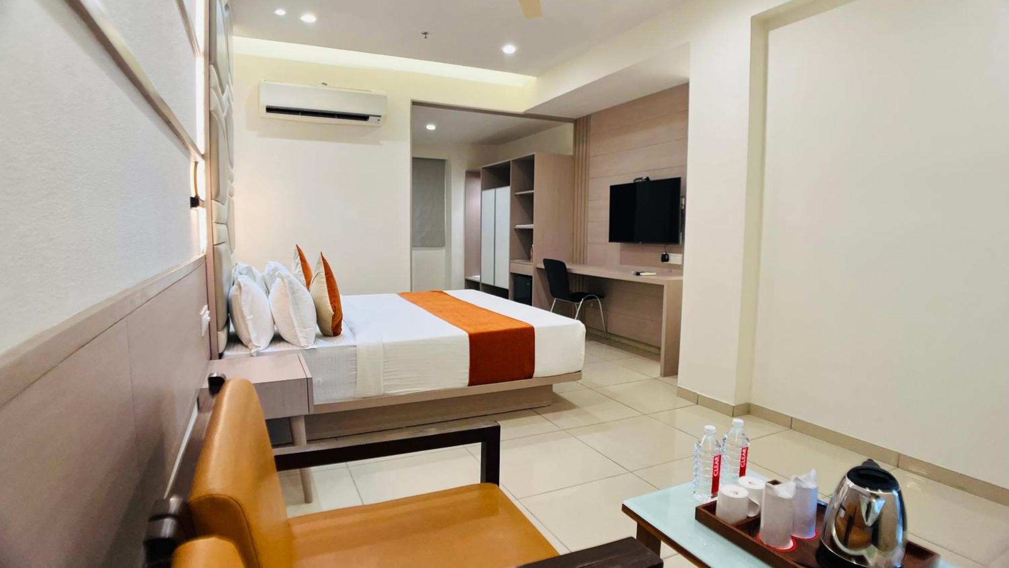 Hotel Ashray Inn Express Ahmedabad Ngoại thất bức ảnh