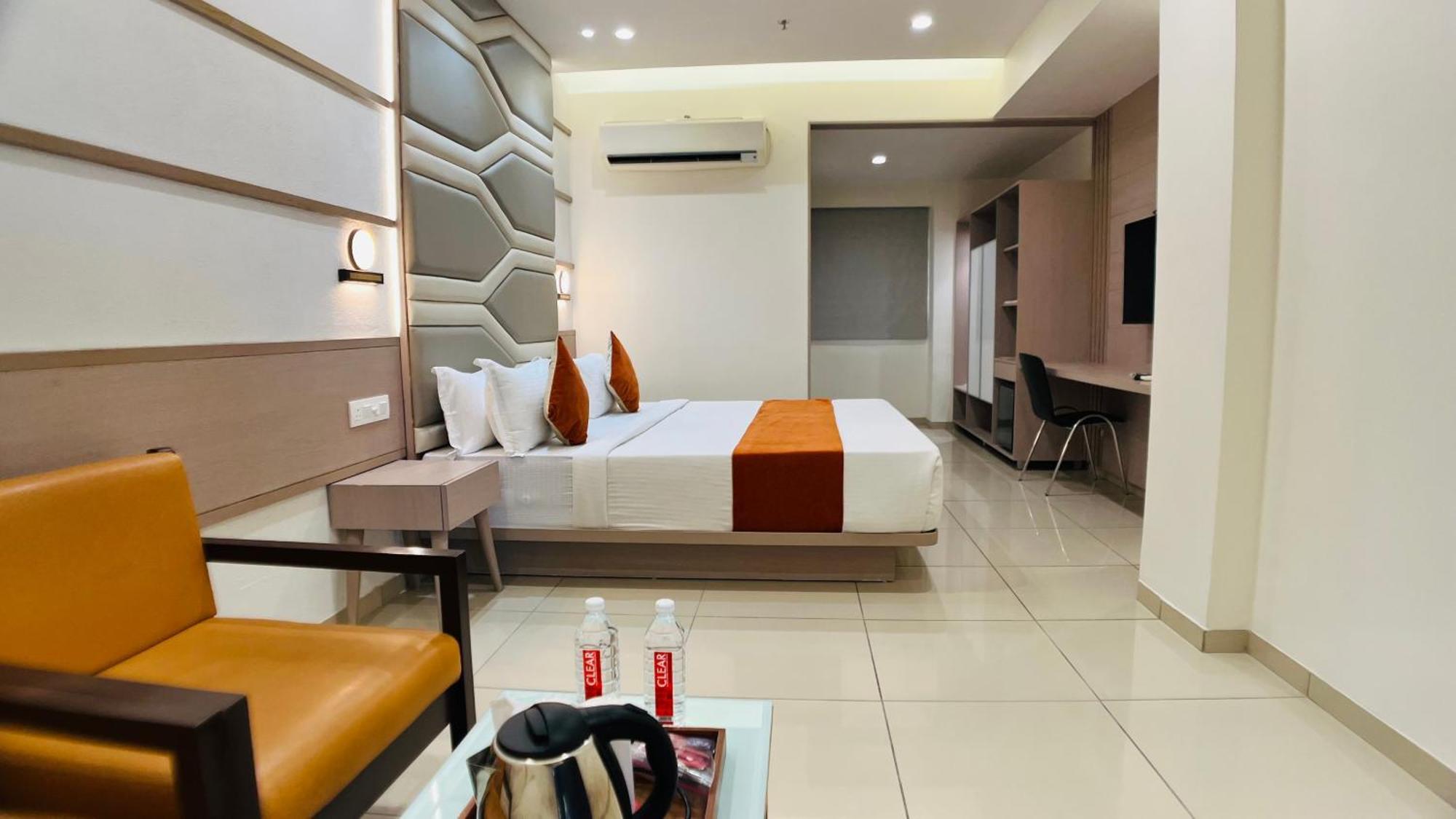 Hotel Ashray Inn Express Ahmedabad Ngoại thất bức ảnh